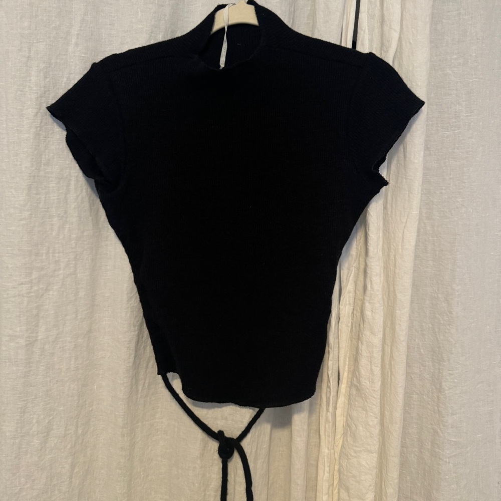 Are You Am I sarei sweater in black